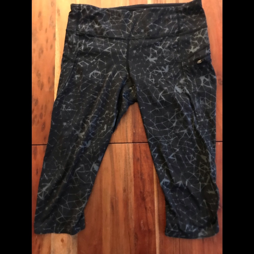 Lululemon cropped pants